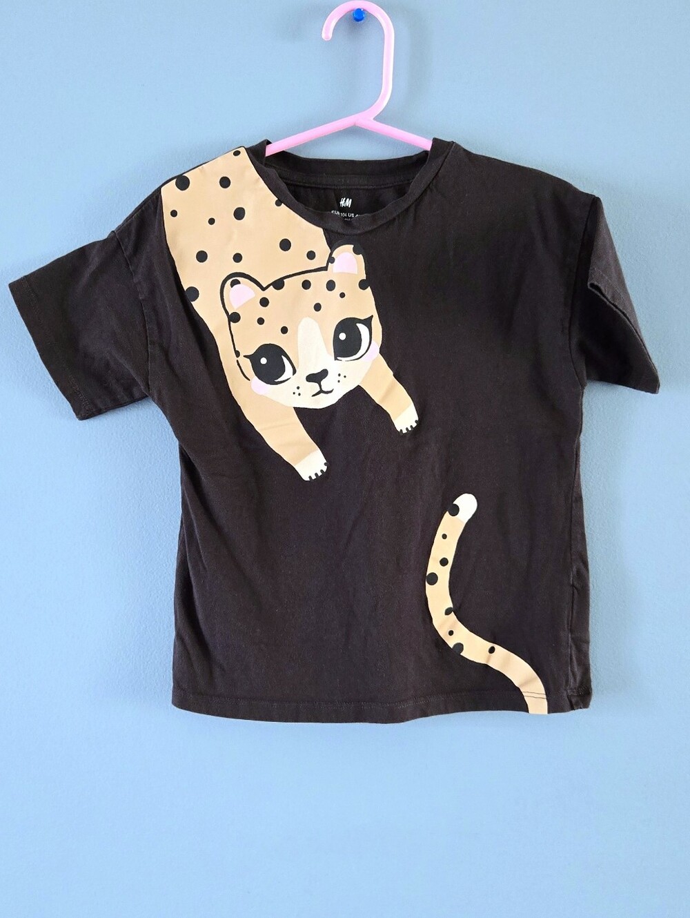 H&M Black Tee with Tan Leopard Graphic Toddler 4T